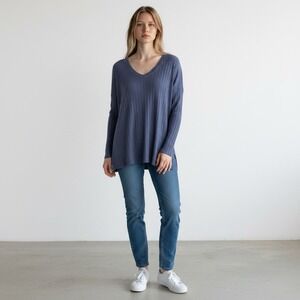 Mote Blue Top Medium Long Sleeve Minimalist Casual Layering Fall Winter